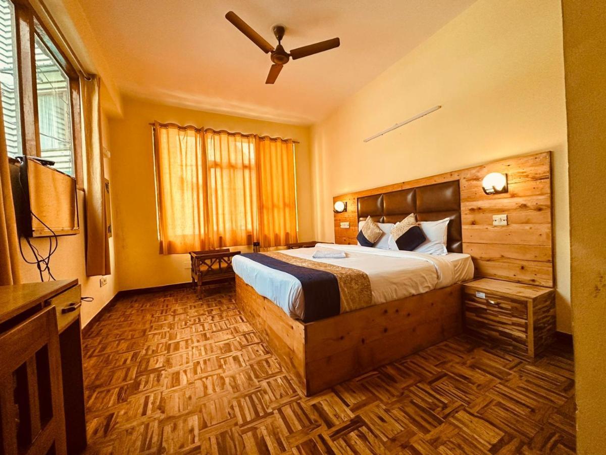 Manali Holiday Lnn - Gym, Spa, Dj Night, Pool Bagian luar foto